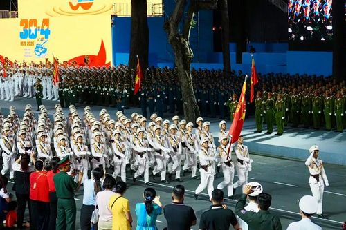 Tổ quốc trên hết