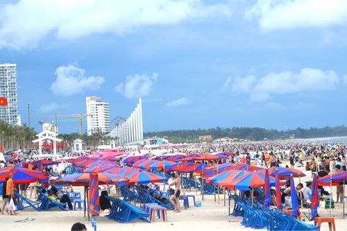 2 ngày đầu nghỉ lễ 2-9: TPHCM, Huế, Đà Nẵng bùng nổ số lượng du khách