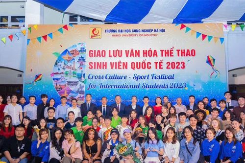 Đa dạng chương trình đào tạo bằng tiếng Anh tại HaUI – Hành trang hội nhập cho thế hệ trẻ