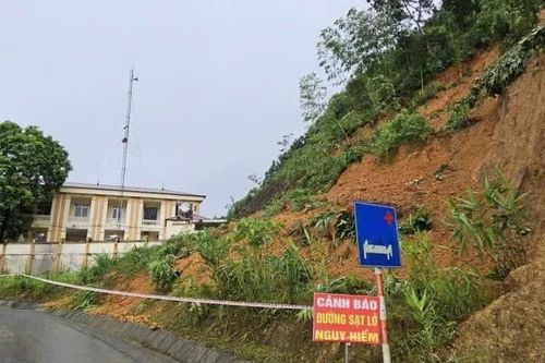 Phú Thọ: Không để cán bộ xã phải làm việc trong lều bạt tạm