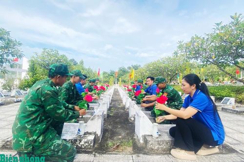 80 mùa Thu lịch sử của 'những trái tim không thể chết'