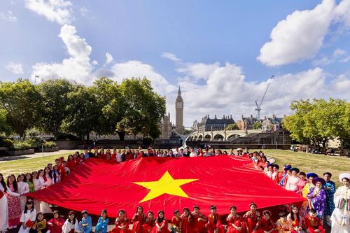 Người Việt tại Anh tri ân lịch sử, lan tỏa niềm tự hào dân tộc