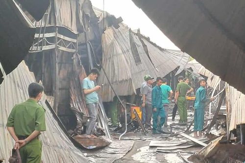 Khởi tố, tạm giam người gây cháy 57 ki-ốt chợ vì ghen ở Cà Mau