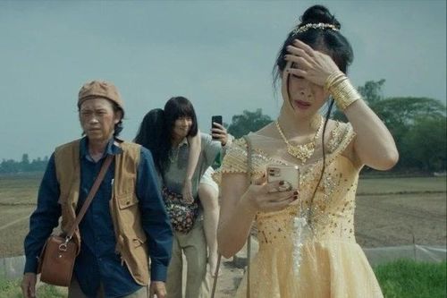Đừng so sánh với 'Mưa đỏ'