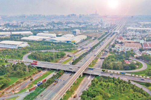 Chìa khóa để siêu đô thị TPHCM vươn mình