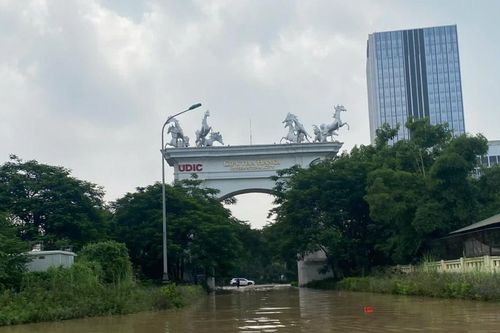 Hà Nội nêu lý do khu đô thị siêu sang Ciputra hễ mưa to lại thành 'làng chài'