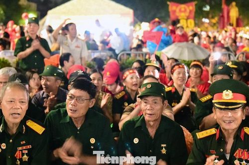 Cuộc trùng phùng đặc biệt của những cựu chiến binh trong 'đêm trắng' A80