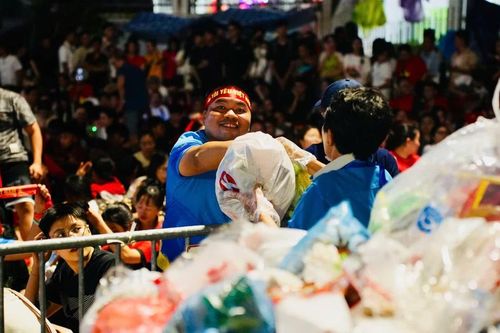 'Khối vệ sinh môi trường' căng mình làm sạch đường phố, sẵn sàng cho Đại lễ
