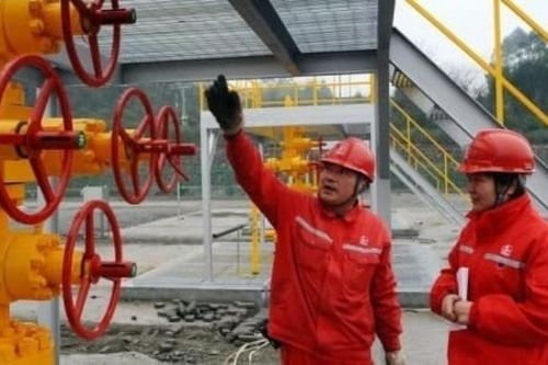Trung Quốc tăng tốc khai thác dầu thô dù nhập khẩu chững lại
