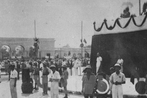 Ai là người trực tiếp bảo vệ Chủ tịch Hồ Chí Minh trên lễ đài ngày 2/9/1945?
