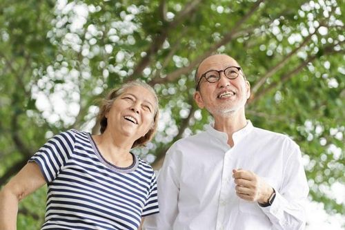 Sau 65 tuổi người tự do tận hưởng, người lại gánh bệnh tật: Khác biệt nằm ở đâu?