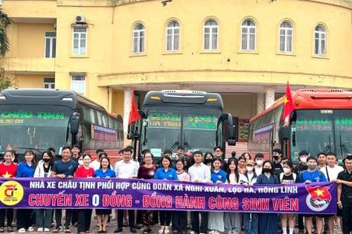'Chuyến xe 0 đồng' đưa sinh viên ra Hà Nội nhập học