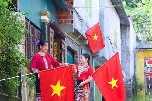 Vui Tết Độc lập nơi lũ dữ đi qua