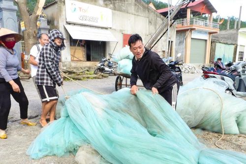 Nhiều lao động tranh thủ ngày lễ phục hồi sản xuất, tăng thu nhập