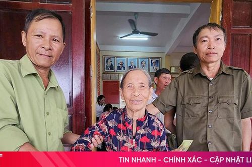 Hà Tĩnh tiếp tục chi trả tiền quà 2/9 cho người dân
