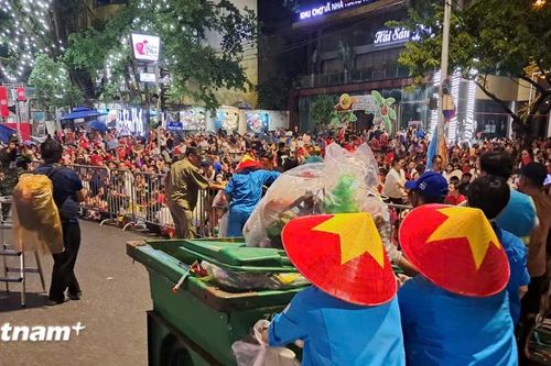 Phụ kiện đặc biệt của các 'chiến binh' bảo vệ môi trường cho Đại lễ 2/9