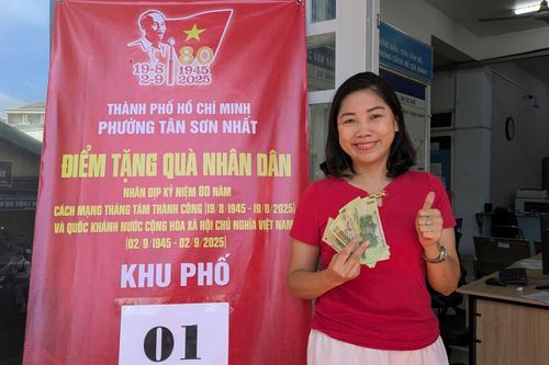 TP Hồ Chí Minh: '100.000 đồng không nhiều, nhưng giá trị tinh thần thì vô cùng lớn'