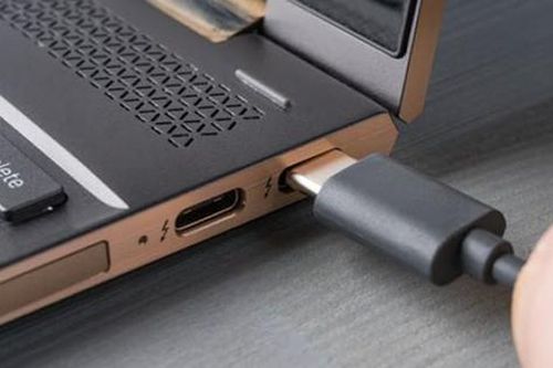 Vẫn có thể sạc laptop bằng sạc điện thoại, nhưng bạn phải biết điều này!