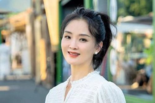 'Mỹ nhân đẹp nhất Hoàn Châu Cách Cách': Tuổi 51 vẫn còng lưng trả nợ cho chồng tỷ phú