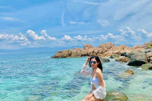 Khám phá đảo Bình Hưng dịp 2/9: Biển xanh, cát trắng, san hô rực rỡ
