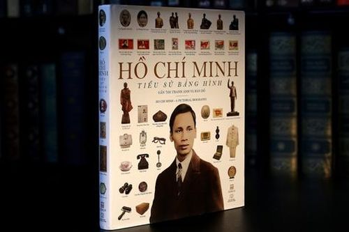 Cuốn sách tái hiện cuộc đời, sự nghiệp của Bác Hồ với gần 700 tranh, ảnh, bản đồ