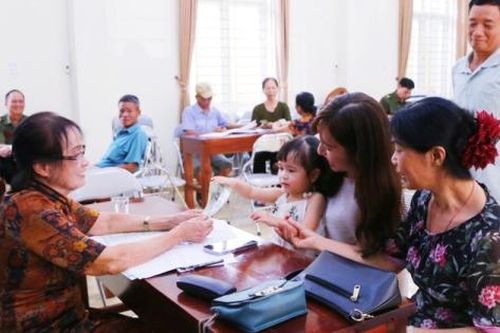 Gần 2.000 xã đã nhận kinh phí, còn hơn 1.300 xã chạy nước rút trao quà Quốc khánh