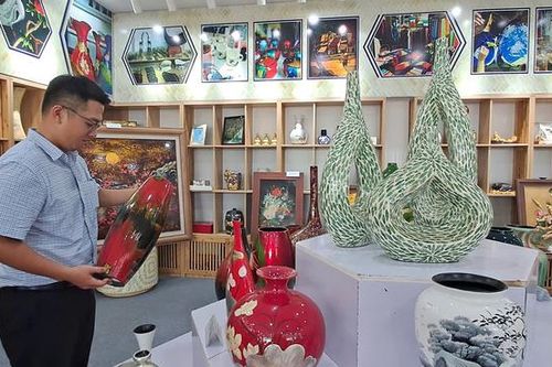 Hà Nội tăng tốc xúc tiến thương mại, mở rộng thị trường thủ công mỹ nghệ