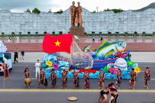 Đại ngàn và phố biển Gia Lai chung nhịp lễ hội Quốc khánh