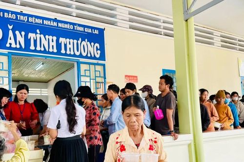 Bệnh nhân nghèo Gia Lai trọn niềm vui trong dịp lễ Quốc khánh 2-9