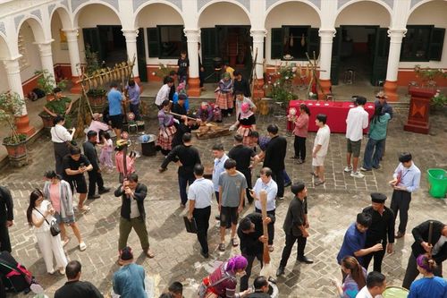Độc đáo 'Không gian bánh giầy' tại Festival 'Nghiêng say Bắc Hà'