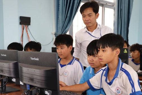 Ước mơ nảy mầm nơi đại ngàn