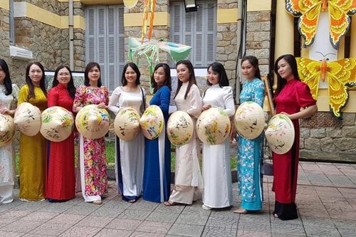 Người con gái Huế: Biểu tượng dịu dàng trong dòng chảy văn hóa Việt
