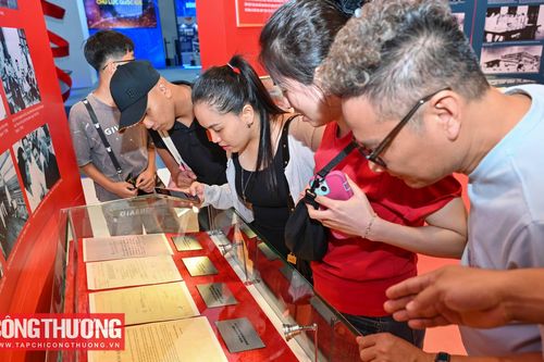 Triển lãm thành tựu ngành Công Thương thu hút khách tham quan