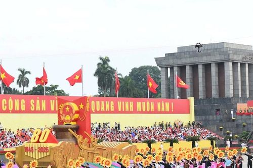 Tổ quốc bao giờ đẹp thế này chăng? (*)