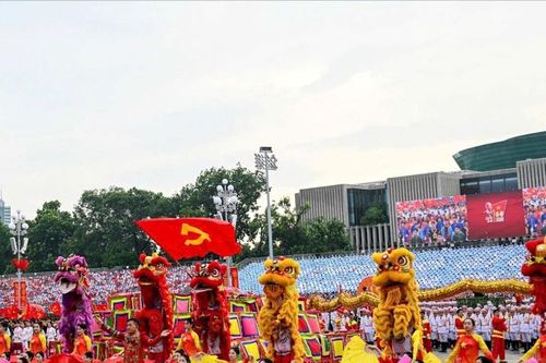 Khi nghệ sĩ hòa chung nhịp bước quân hành