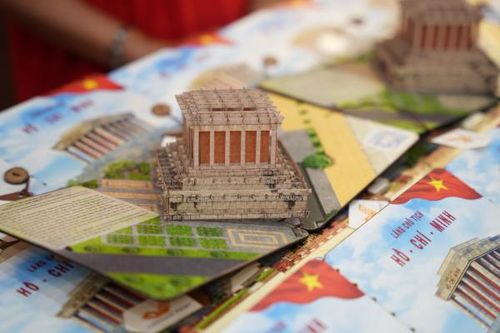 Mô hình 3D Lăng Bác phiên bản giới hạn hút giới trẻ