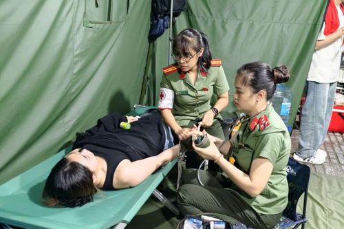 Cấp cứu kịp thời người dân bị sự cố sức khỏe