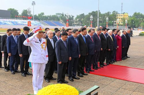 Đời đời nhớ ơn Chủ tịch Hồ Chí Minh vĩ đại