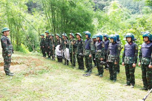 Chuyện những người lính 'đi trước, về sau'