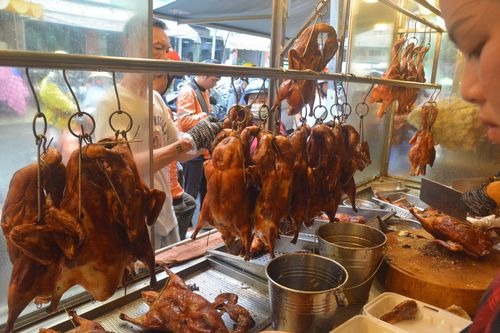 Tiệm vịt quay ở TP.HCM 'hốt bạc' dịp 2/9, doanh thu cả trăm triệu đồng