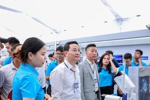 Kết nối trí tuệ - Tạo dựng tương lai: Dấu ấn CMC tại Triển lãm thành tựu đất nước