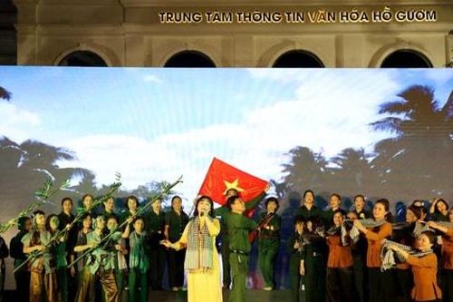 Hoàn Kiếm tổ chức nhiều hoạt động văn hóa, nghệ thuật đặc sắc phục vụ nhân dân