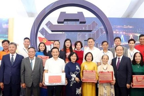 Lãnh đạo thành phố tham quan hai không gian trưng bày Hà Nội tại Trung tâm Triển lãm quốc gia Việt Nam