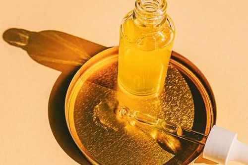 Serum vitamin C tự làm tại nhà: Bí quyết cho làn da sáng mịn, tiết kiệm chi phí