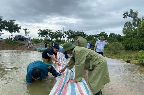 Hà Nội liên tục phát cảnh báo lũ trên sông Tích