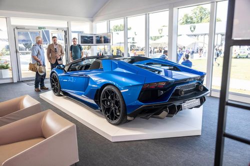 Thuế quan khiến đại gia chần chừ mua Lamborghini