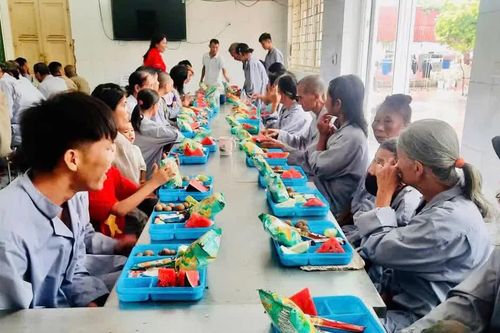Quốc khánh 2/9 ấm áp tại Trung tâm quản lý và chăm sóc người lang thang