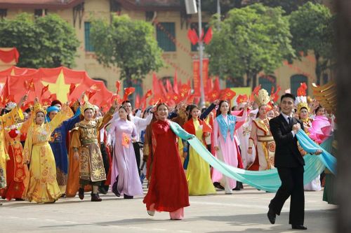 Nghệ sĩ vỡ òa cảm xúc khi hòa mình vào Lễ Độc lập A80