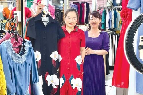 Chợ truyền thống bắt nhịp thị trường