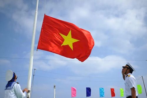Trang nghiêm lễ thượng cờ trên các nhà giàn DK1